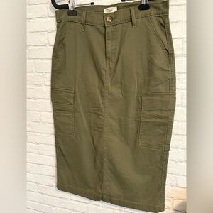 Levi's Signature Khaki Skirt